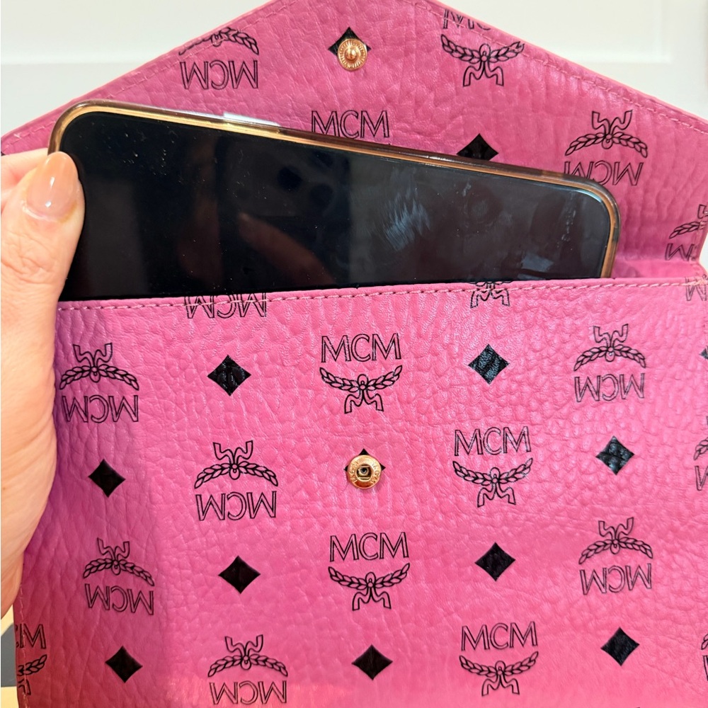 !!One left!! MCM Pink Logo Envelope Clutch or shoulder bag :) gift w/ purchase - Picture 10 of 10